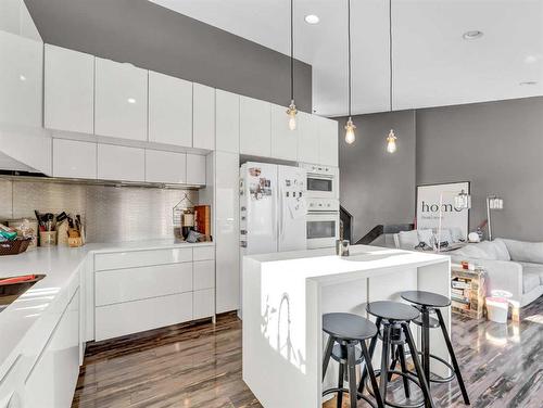 80 Greenwood Court, Medicine Hat, AB - Indoor Photo Showing Kitchen