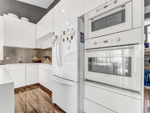 80 Greenwood Court, Medicine Hat, AB - Indoor Photo Showing Kitchen