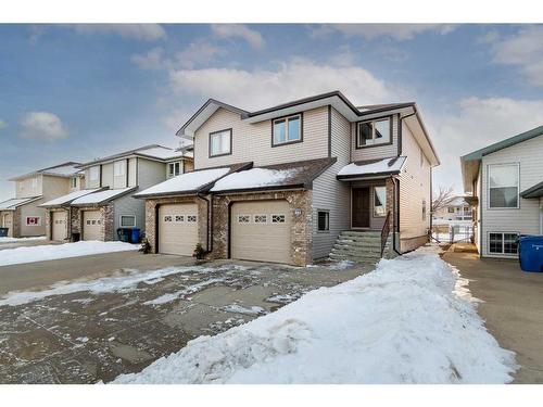 881 Ross Glen Drive Se, Medicine Hat, AB - Outdoor With Facade