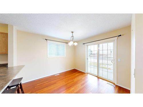 38 Northlands Lane Ne, Medicine Hat, AB - Indoor Photo Showing Other Room