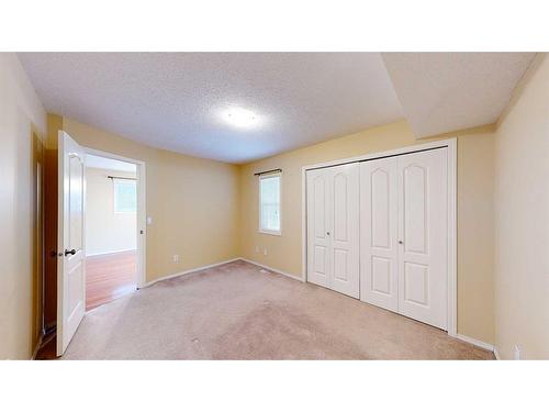 38 Northlands Lane Ne, Medicine Hat, AB - Indoor Photo Showing Other Room