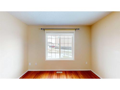 38 Northlands Lane Ne, Medicine Hat, AB - Indoor Photo Showing Other Room