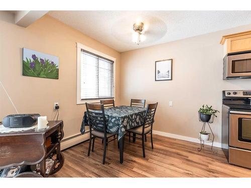 11-512 Mccutcheon Drive Nw, Medicine Hat, AB - Indoor Photo Showing Dining Room