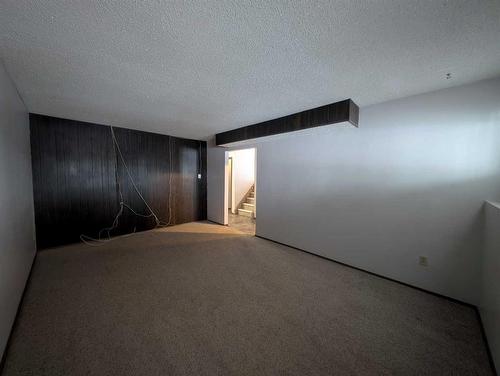 2883 22 Avenue Se, Medicine Hat, AB - Indoor Photo Showing Other Room