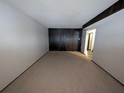 2883 22 Avenue Se, Medicine Hat, AB - Indoor Photo Showing Other Room