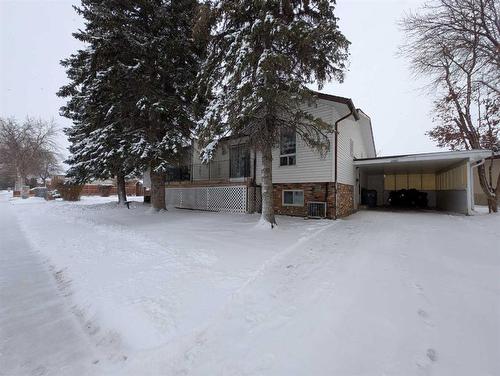 2883 22 Avenue Se, Medicine Hat, AB - Outdoor