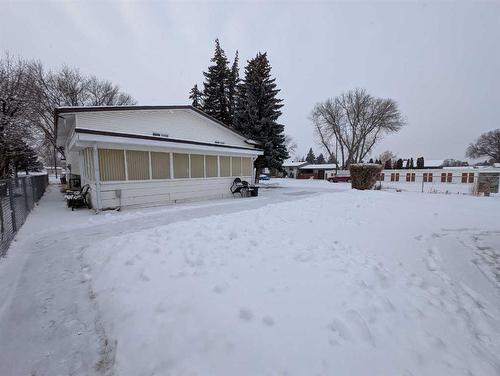 2883 22 Avenue Se, Medicine Hat, AB - Outdoor