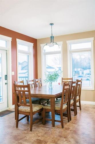 6002 52 Avenue, Stettler, AB - Indoor Photo Showing Dining Room