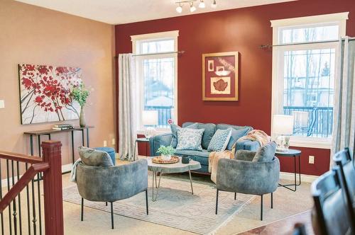 6002 52 Avenue, Stettler, AB - Indoor Photo Showing Living Room