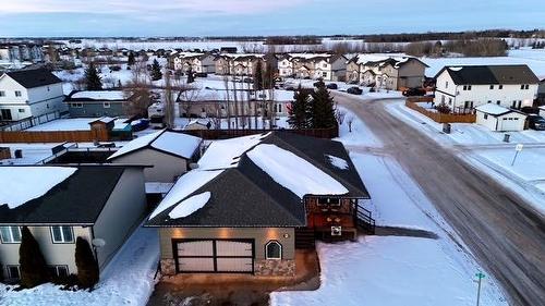 6002 52 Avenue, Stettler, AB - Outdoor