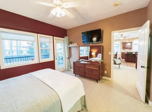 6002 52 Avenue, Stettler, AB - Indoor Photo Showing Bedroom