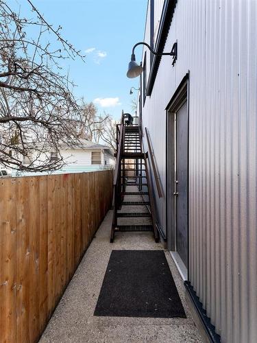 170 2 Street Nw, Medicine Hat, AB - Outdoor