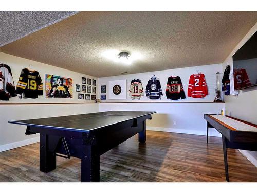 8 Rideau Close Se, Medicine Hat, AB - Indoor Photo Showing Other Room