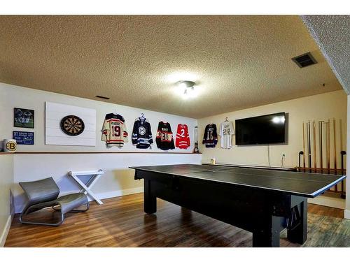 8 Rideau Close Se, Medicine Hat, AB - Indoor Photo Showing Other Room