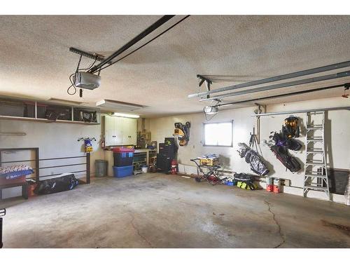 8 Rideau Close Se, Medicine Hat, AB - Indoor Photo Showing Garage