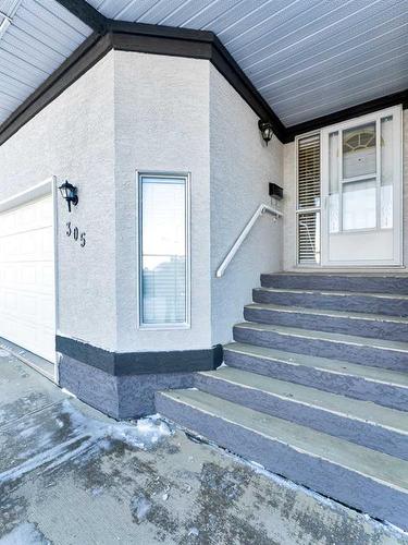 305 Park Meadows Lane Se, Medicine Hat, AB - Outdoor