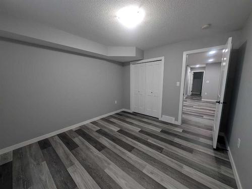 5220 Southlands Drive Se, Medicine Hat, AB - Indoor Photo Showing Other Room