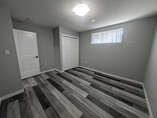 5220 Southlands Drive Se, Medicine Hat, AB - Indoor Photo Showing Other Room