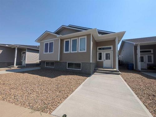 5220 Southlands Drive Se, Medicine Hat, AB - Outdoor With Facade