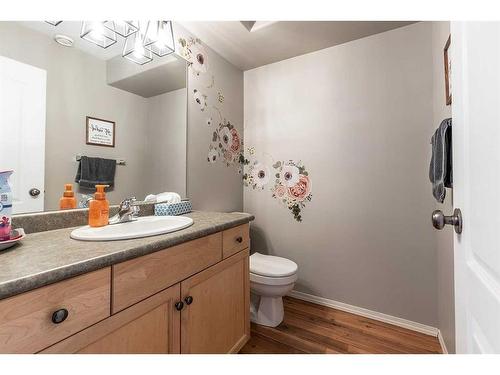 401 Washington Way Se, Medicine Hat, AB - Indoor Photo Showing Bathroom