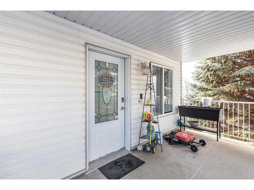 401 Washington Way Se, Medicine Hat, AB - Outdoor With Exterior