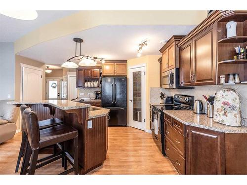 356 Washington Way Se, Medicine Hat, AB - Indoor Photo Showing Kitchen