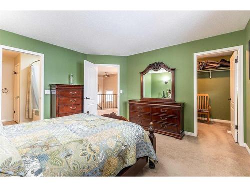 356 Washington Way Se, Medicine Hat, AB - Indoor Photo Showing Bedroom