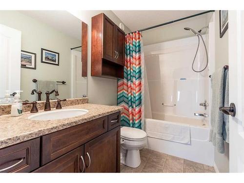 356 Washington Way Se, Medicine Hat, AB - Indoor Photo Showing Bathroom