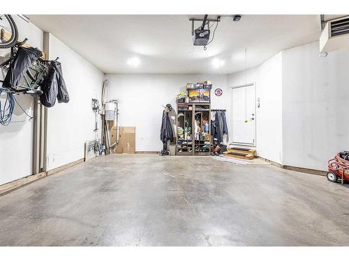 356 Washington Way Se, Medicine Hat, AB - Indoor Photo Showing Garage