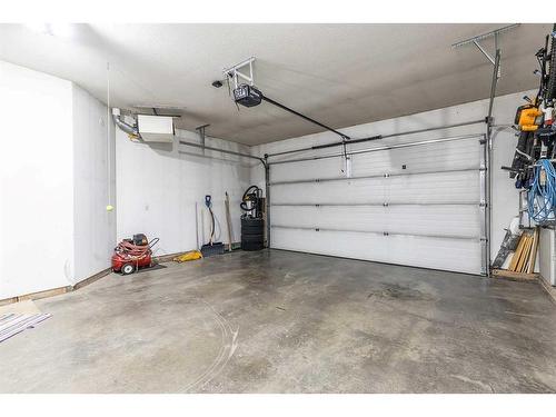 356 Washington Way Se, Medicine Hat, AB - Indoor Photo Showing Garage