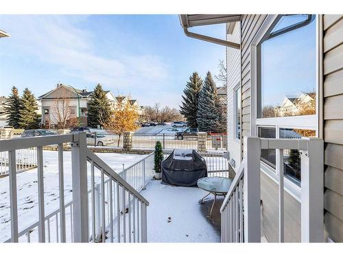 356 Washington Way Se, Medicine Hat, AB - Outdoor With Exterior