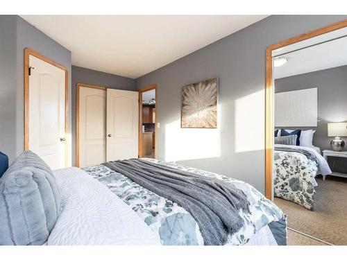 1-643 7 Street Se, Medicine Hat, AB - Indoor Photo Showing Bedroom