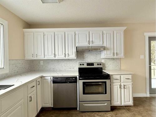 73 Ross Haven Crescent Se, Medicine Hat, AB - Indoor Photo Showing Kitchen With Stainless Steel Kitchen