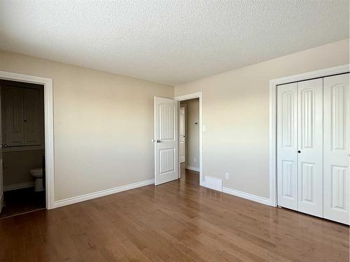 73 Ross Haven Crescent Se, Medicine Hat, AB - Indoor Photo Showing Other Room