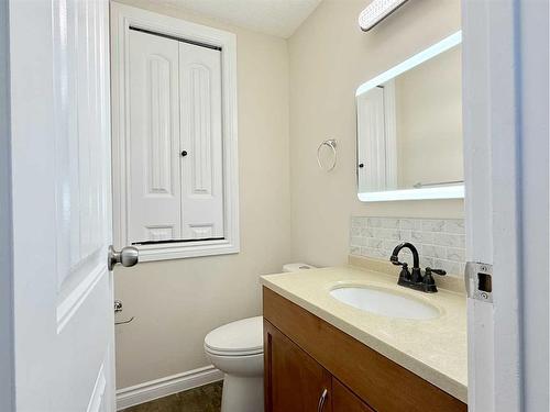 73 Ross Haven Crescent Se, Medicine Hat, AB - Indoor Photo Showing Bathroom