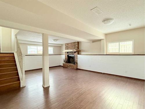 73 Ross Haven Crescent Se, Medicine Hat, AB - Indoor Photo Showing Other Room