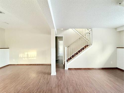 73 Ross Haven Crescent Se, Medicine Hat, AB - Indoor Photo Showing Other Room