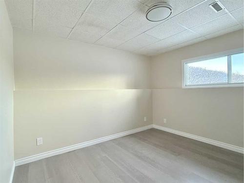 73 Ross Haven Crescent Se, Medicine Hat, AB - Indoor Photo Showing Other Room