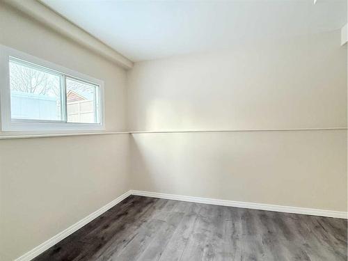 73 Ross Haven Crescent Se, Medicine Hat, AB - Indoor Photo Showing Other Room