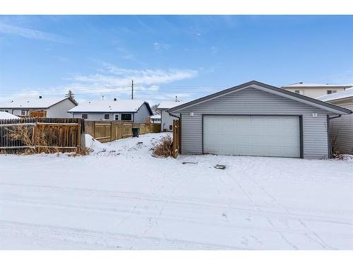 2131 11 Avenue Ne, Medicine Hat, AB - Outdoor