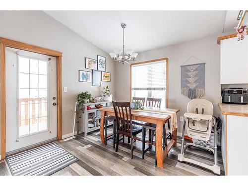 2131 11 Avenue Ne, Medicine Hat, AB - Indoor Photo Showing Dining Room