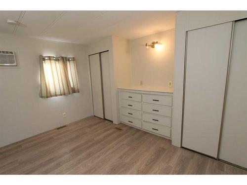 160 Anson Avenue Sw, Medicine Hat, AB - Indoor Photo Showing Other Room