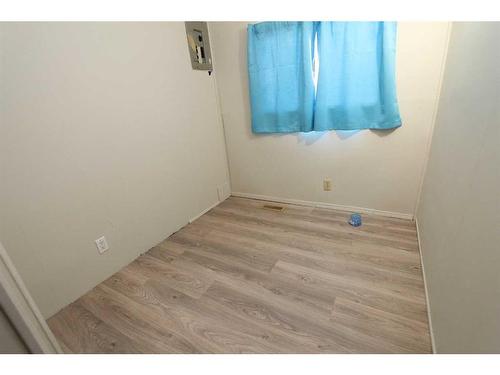 160 Anson Avenue Sw, Medicine Hat, AB - Indoor Photo Showing Other Room