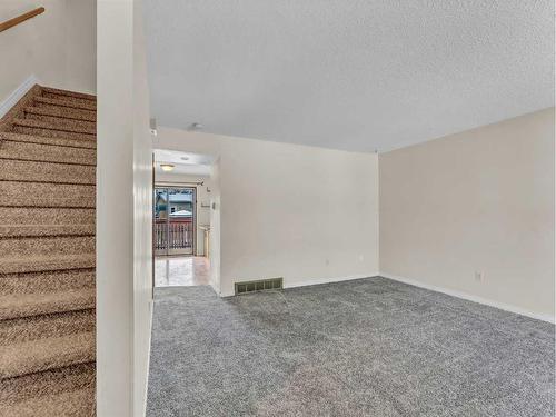 116 South Ridge Crescent Sw, Medicine Hat, AB - Indoor Photo Showing Other Room