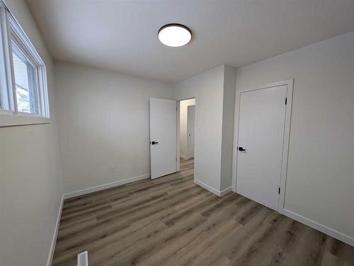 1370 Mckenzie Crescent Nw, Medicine Hat, AB - Indoor Photo Showing Other Room