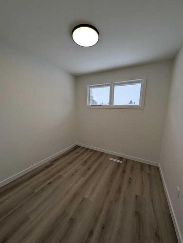 1370 Mckenzie Crescent Nw, Medicine Hat, AB - Indoor Photo Showing Other Room