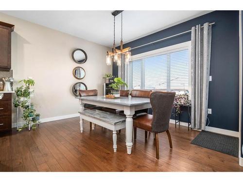 606 Somerside View Se, Medicine Hat, AB - Indoor Photo Showing Dining Room