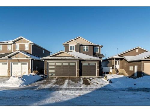 606 Somerside View Se, Medicine Hat, AB - Outdoor With Facade