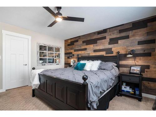 606 Somerside View Se, Medicine Hat, AB - Indoor Photo Showing Bedroom