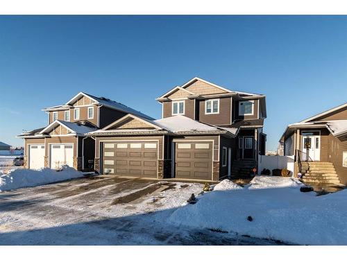 606 Somerside View Se, Medicine Hat, AB - Outdoor With Facade